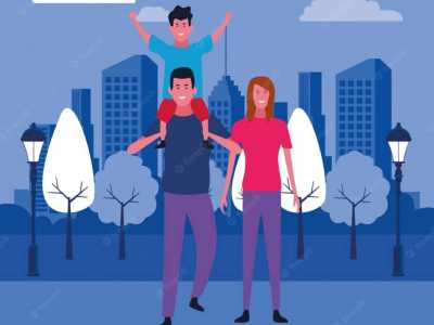 Семья на фоне многоэтажек