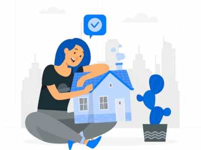 Девушка обнимает дом